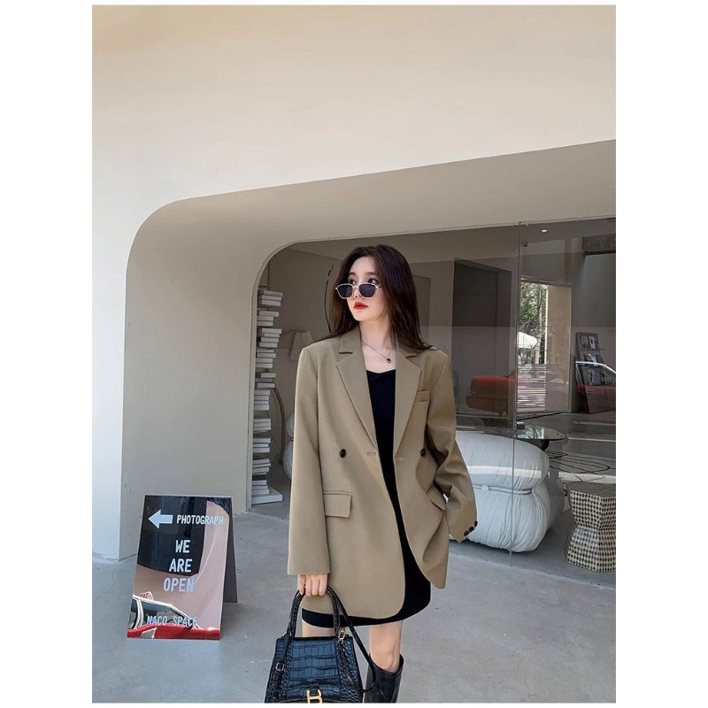 Giacca da donna nera di marca  - Women Streetwear Brand recensione e prezzo