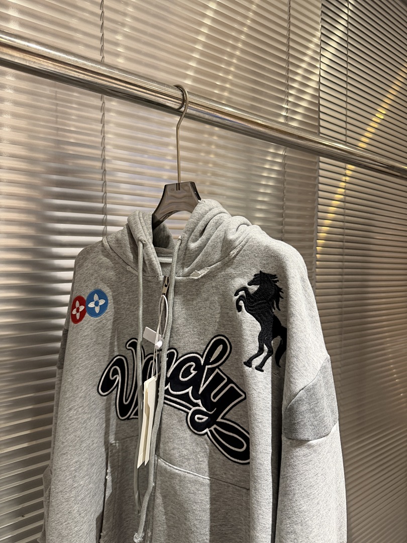 Felpa con Cappuccio con Zip da - Streetwear Brand Collabs recensione e prezzo